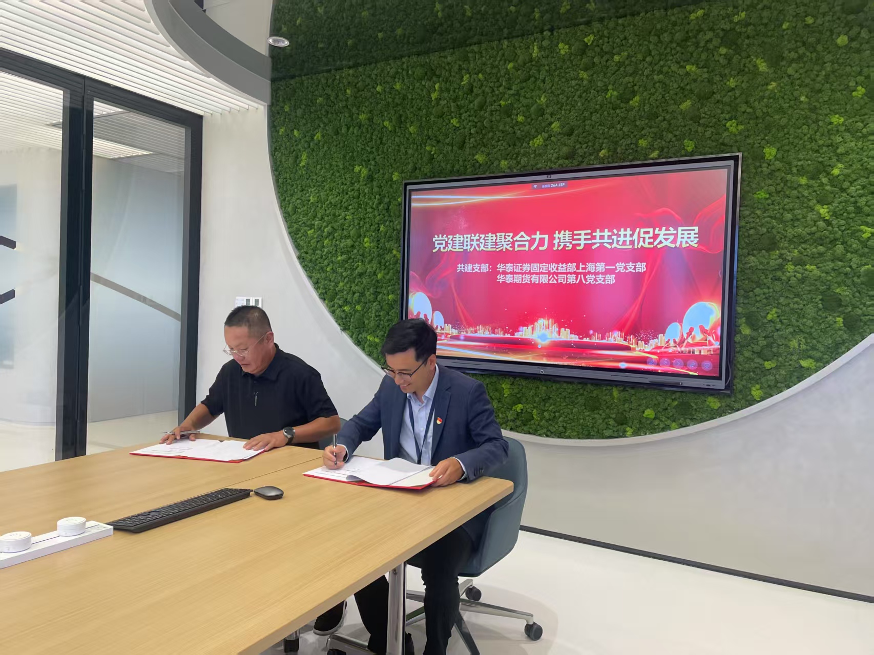 b7e9076f17d02fb4001c7727cf380eb.jpg b7e9076f17d02fb4001c7727cf380eb.jpg